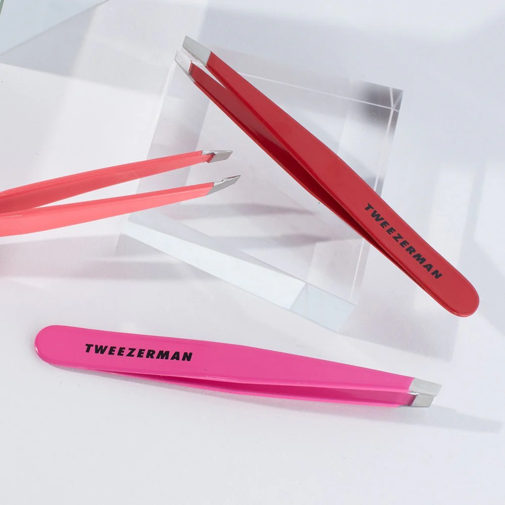Tweezerman Slant Tweezer In Geranium - Image 2